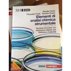 Libri per scuole superiori e dizionario italiano